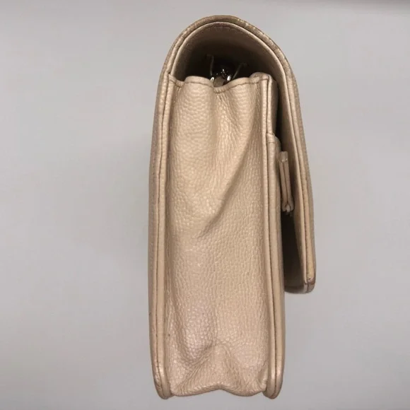 CHANEL▪️ 💯 Authentic Caviar leather WOC bifold wallet on chain - Picture 10 of 17